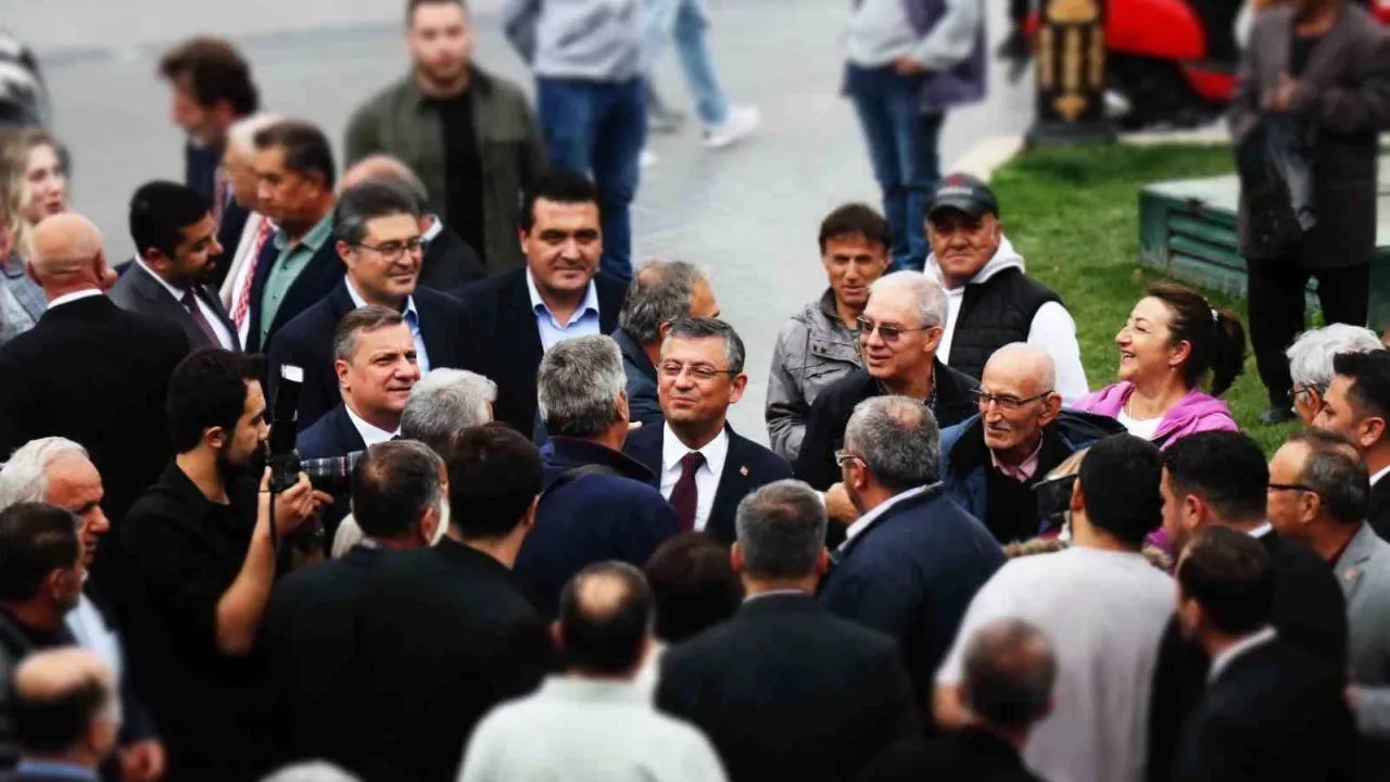 Özgür Özel: “Ana muhalefetin önce kendisine sonra ülkesine sahip çıkması gerekmektedir”