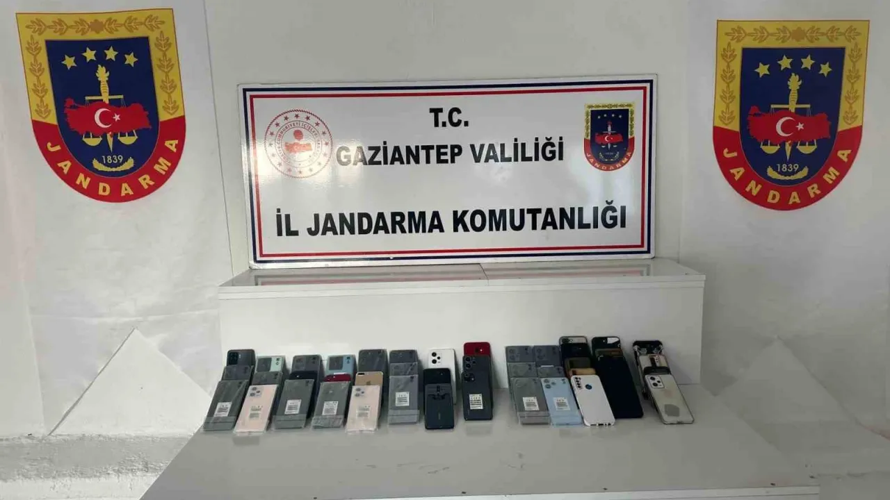 867 bin TL Değerinde Kaçak Telefon Ele Geçirildi