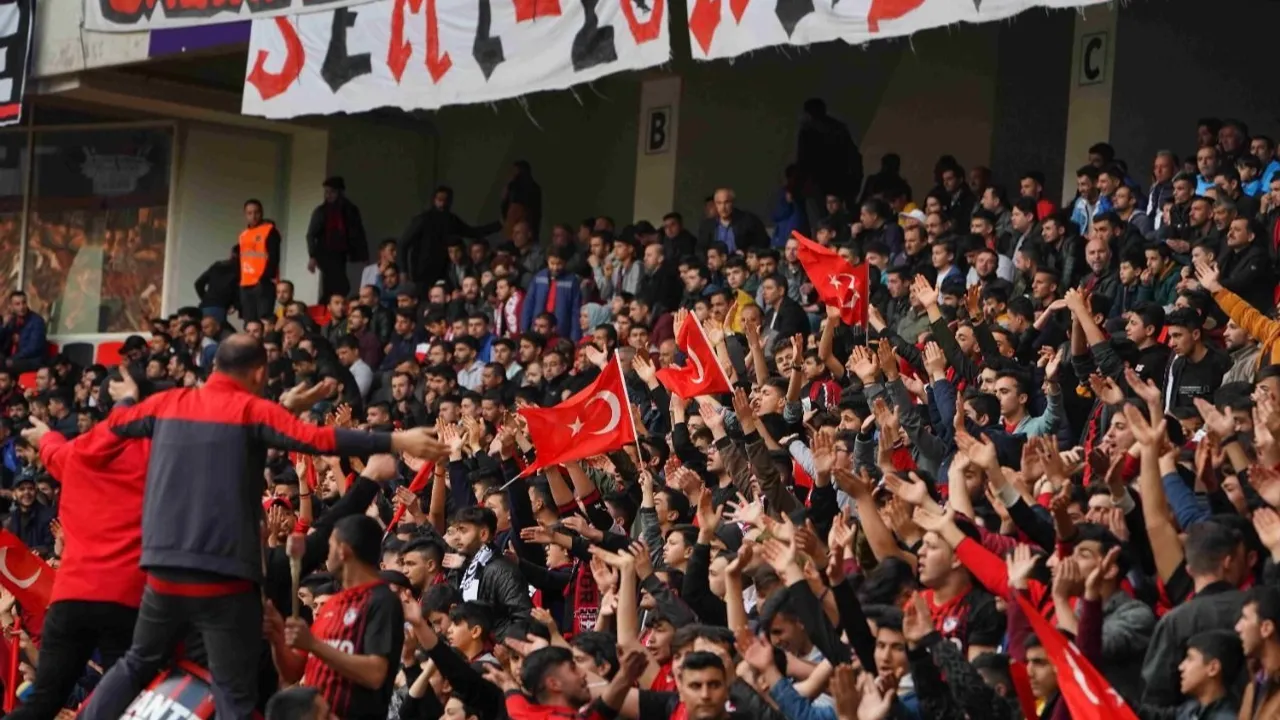 Taraftarlara Yine Ceza!