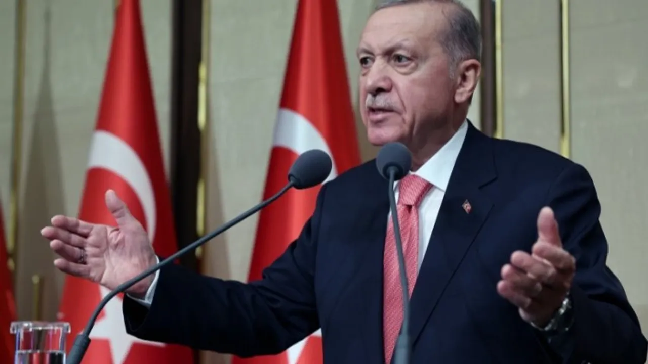 Her Kim Eşkiyalığı Ve Vandallığı Hak Arama Yolu Olarak Görürse...
