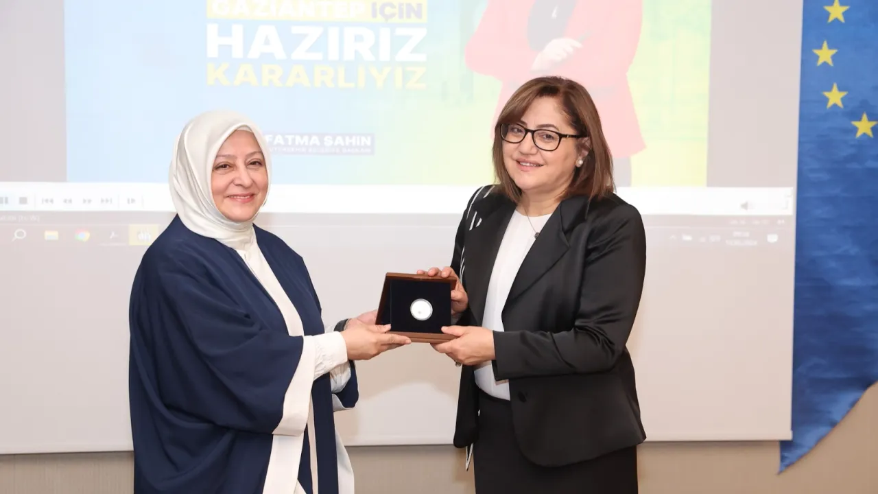 Koruyucu Aile Hizmeti Eğitim Çalıştayına Katıldı