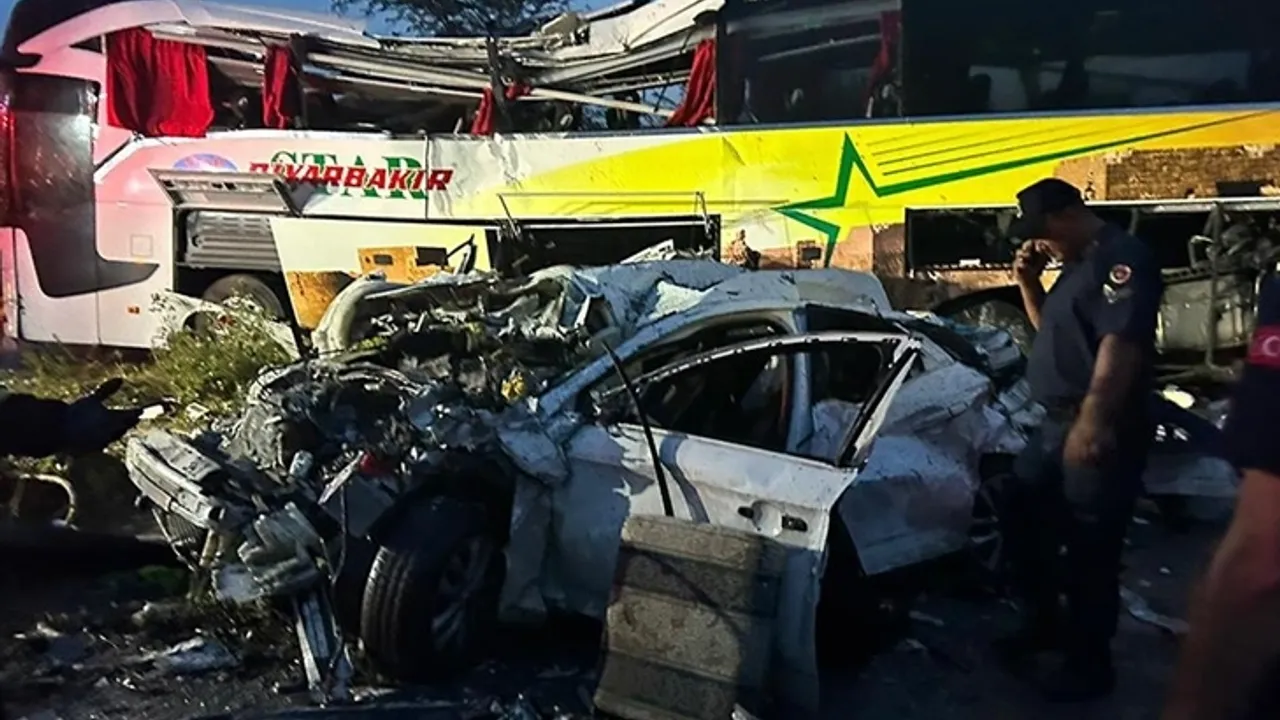 TAG Otoyolu'nda Zincirleme Trafik Kazası