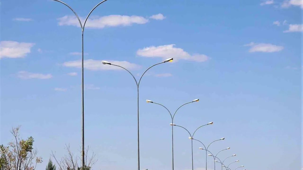 6 İlde Sokak Lambaları Gündüz De Yanacak