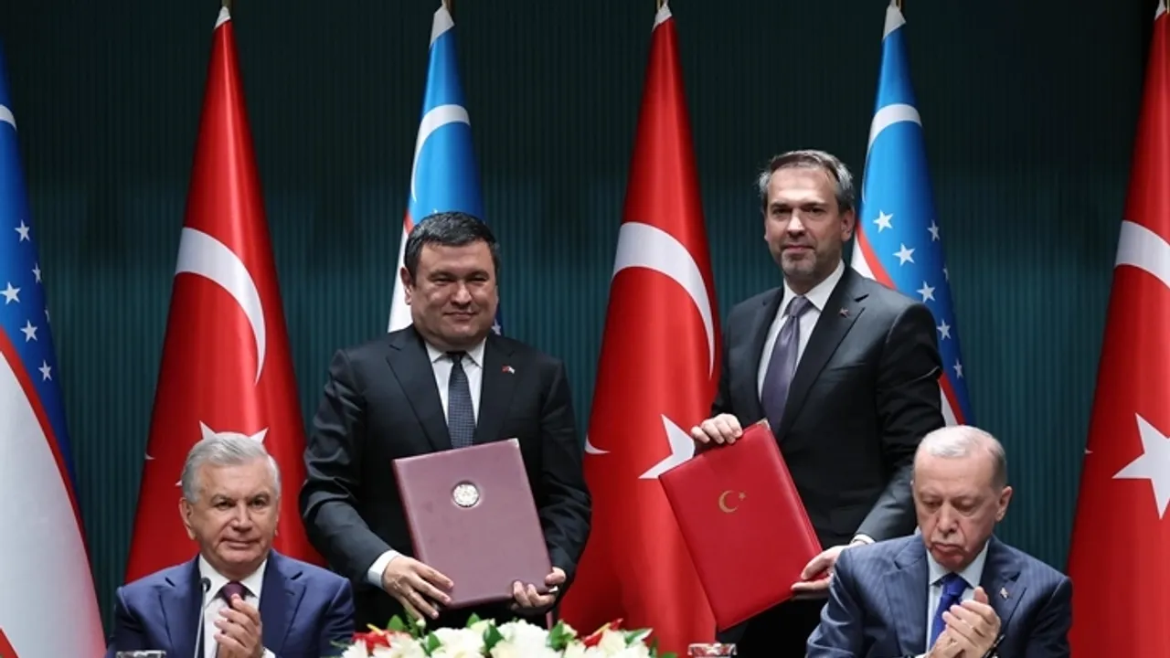 Türkiye Ve Özbekistan Arasında Enerji Dönüşümü Protokolü İmzalandı