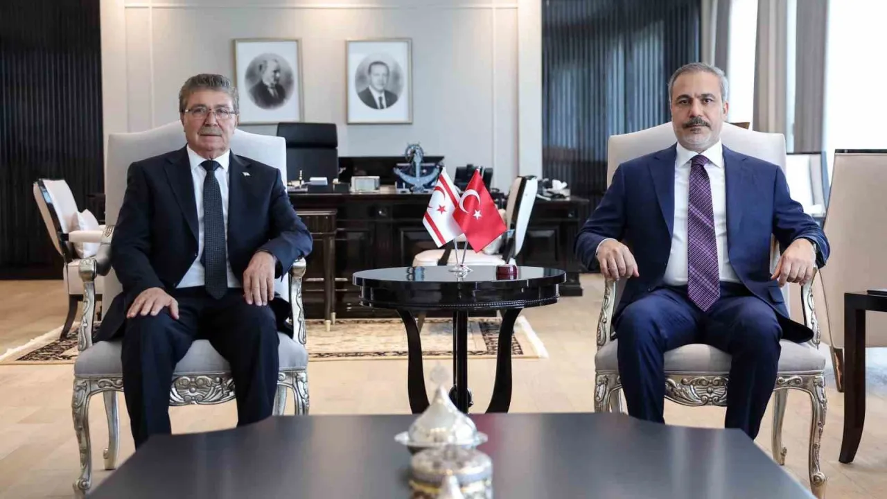 Bakan Fidan, KKTC Başbakanı Üstel İle Görüştü