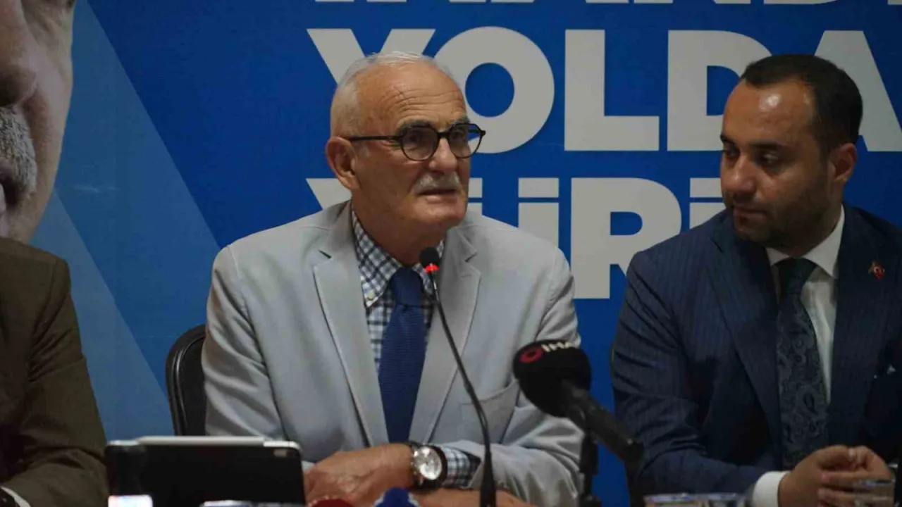 “Nezaket Ortaya Koymasını Bilmeyen Siyaset Yapamaz”