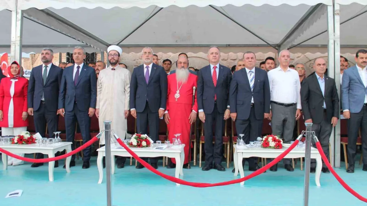 Bakan Işıkhan, 3 . Uluslararası Kültür Ve Sanat Festivali’ne Katıldı