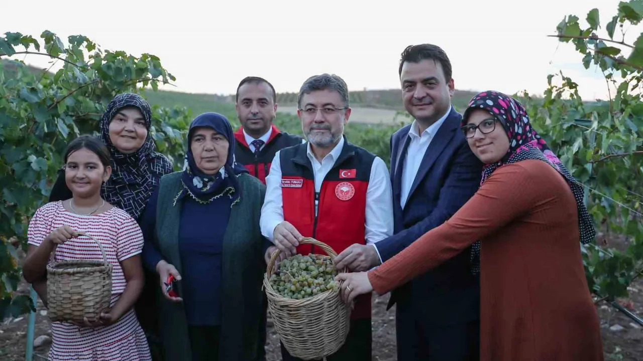 Bakan Yumaklı: "2025 İçin Biyoteknik Mücadele Desteğini Artırdık”