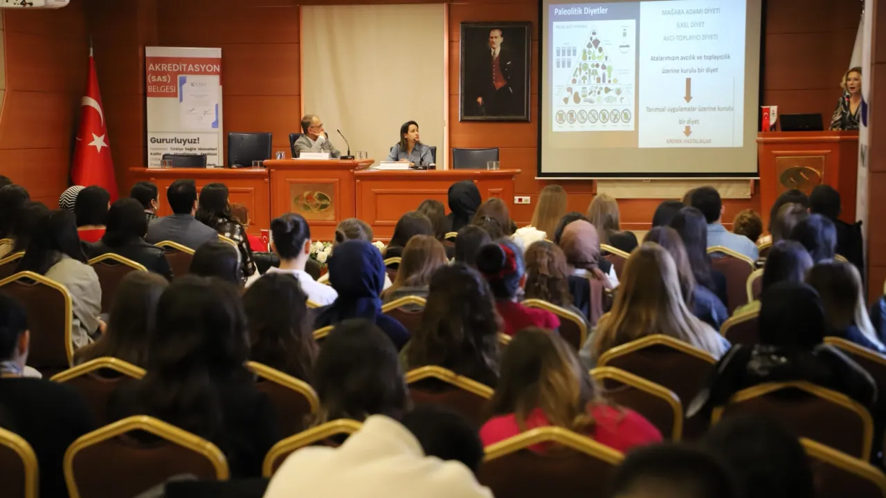 “Popüler Diyetler Sağlıklı Mı?” Başlıklı Panel Düzenlendi