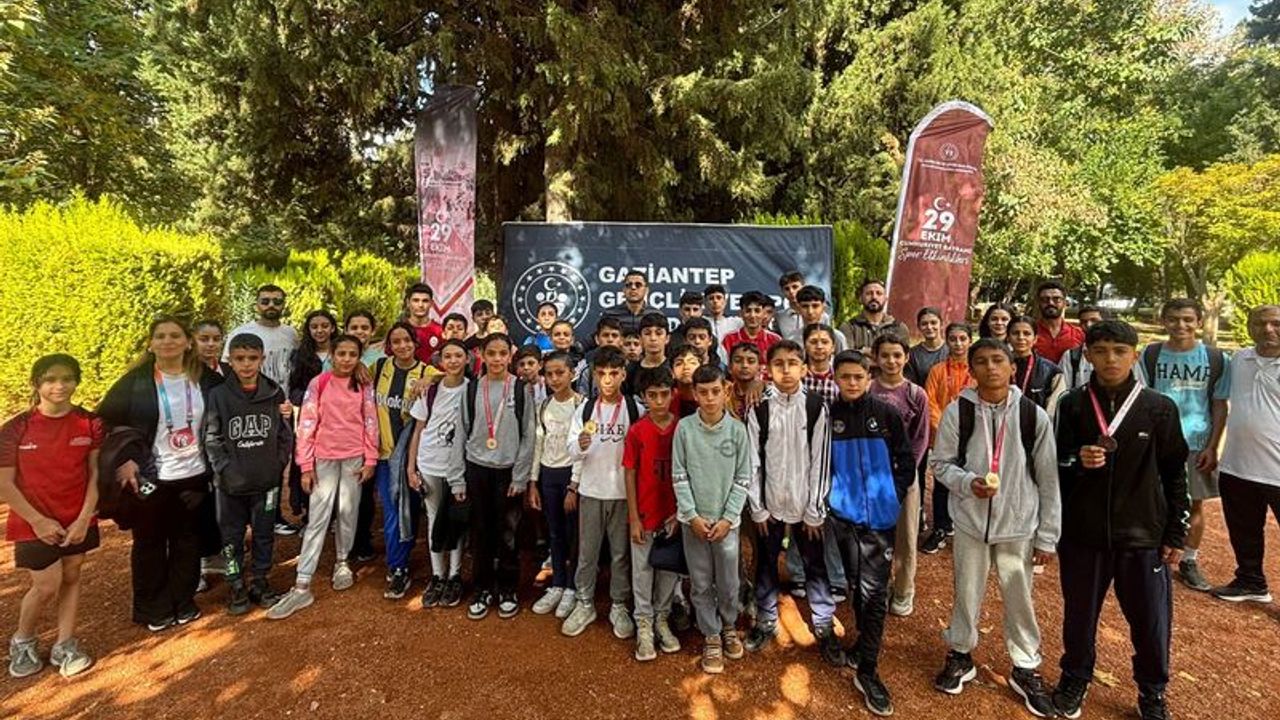 Arabanlı sporcu, atletizmde zirveye adını yazdırdı
