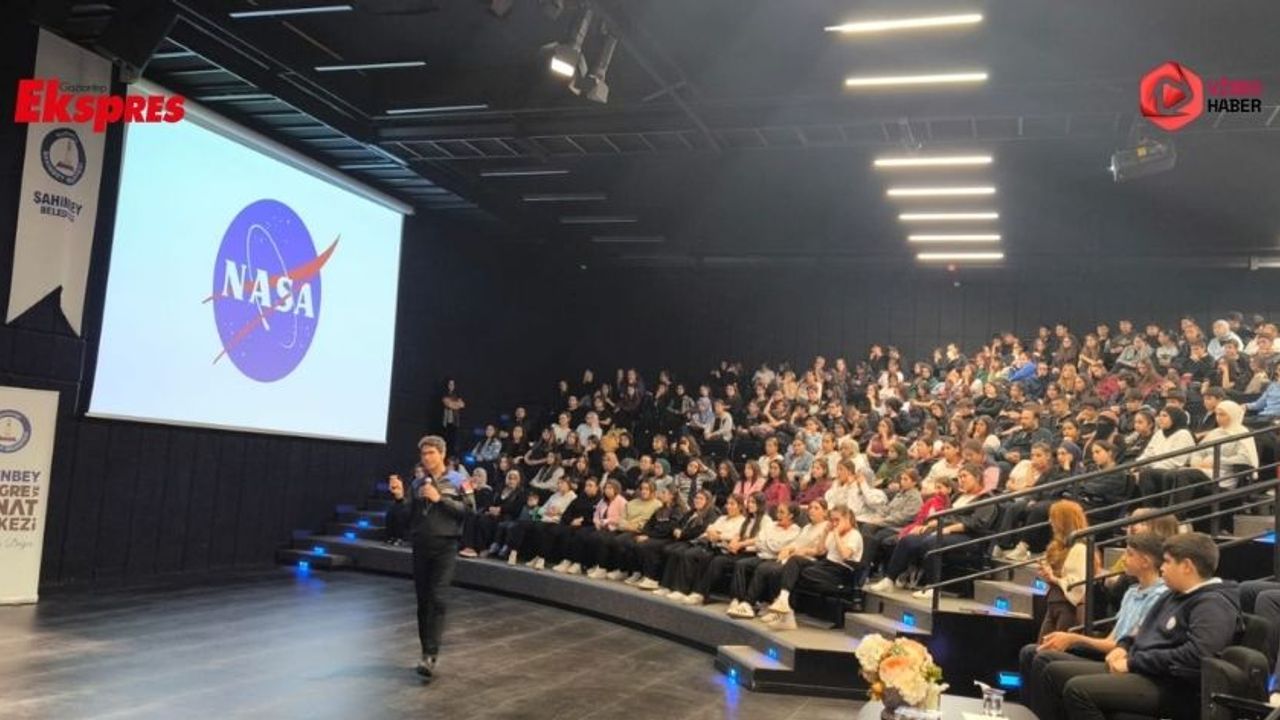 Astronot Tuva Cihangir Atasever Gaziantep'te öğrencilerle buluştu