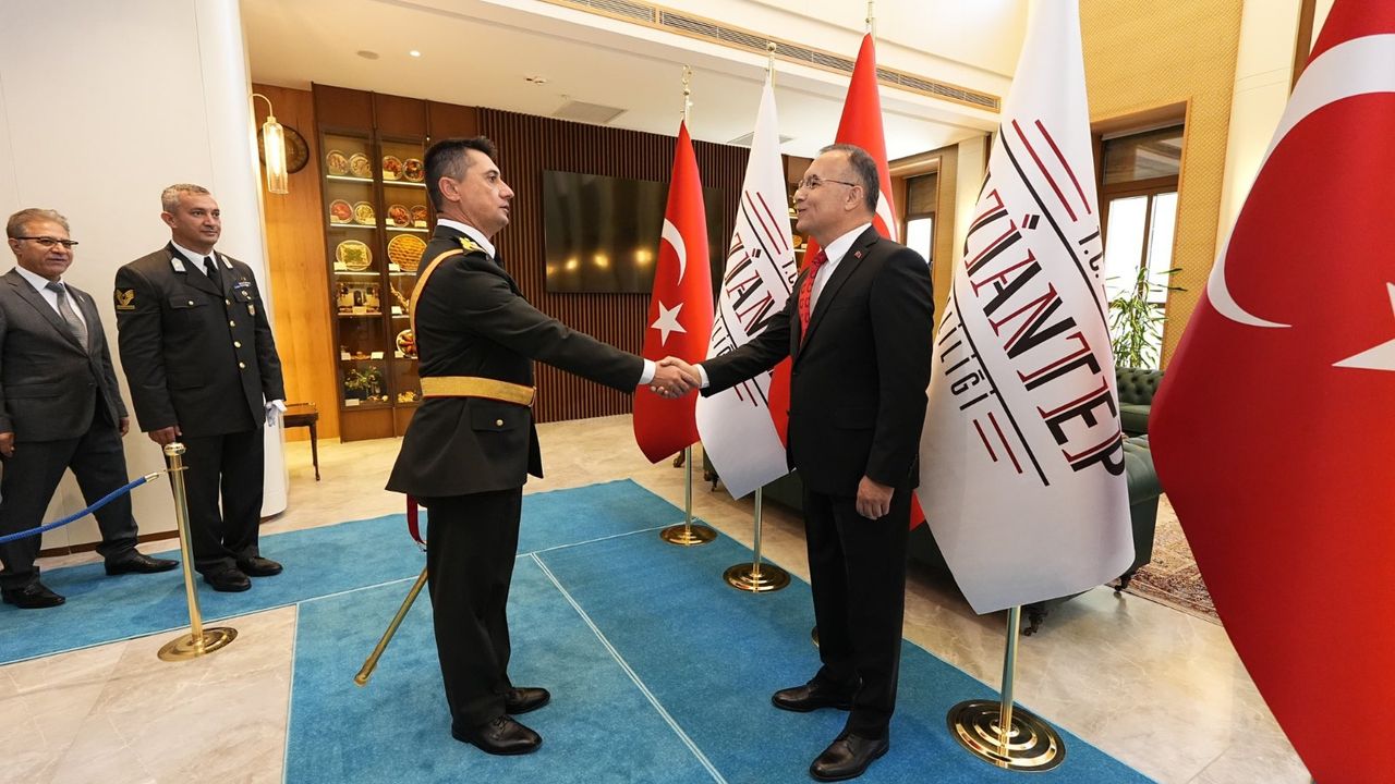 Gaziantep'te Cumhuriyetin 102. yılı tebrik töreniyle kutlandı