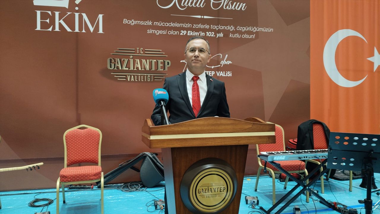 Cumhuriyetin 102. yılı yeni vilayet binasında kutlandı