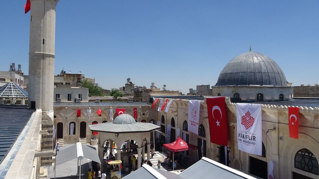 Kilis’te deprem hasarlı tarihi camiler ibadete açıldı
