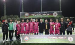 Nizip’te Cumhuriyet Futbol Turnuvası tamamlandı