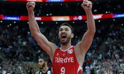 Milli basketbolcu Semih Erden, basketbolu bıraktığını açıkladı