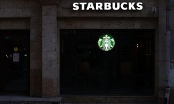 Starbucks, binden fazla çalışanını işten çıkaracak