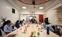 Tahmazoğlu, Bilim Şahinbey Atölyelerinde öğrencilerle buluştu