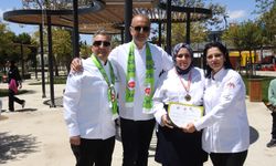 Geleceğin şefleri yemek yarışmasında hünerlerini sergiledi