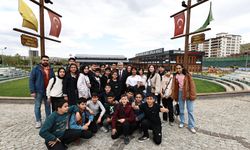 Tahmazoğlu, gençlerle Geleneksel Sporlar Merkezi'nde buluştu
