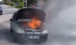 Seyir halindeki otomobil alev topuna döndü