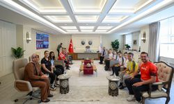 Başarılı sporcular, Fatma Şahin ile buluştu