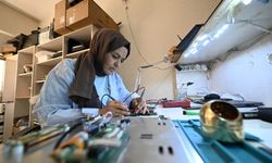22 yıldır elektronik tamiratı yapıyor