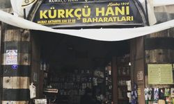 Tarihi Kürkçü hanı zamana direniyor