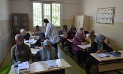 Gaziantep'te torun sahibi kadınlar okuma yazma öğreniyor