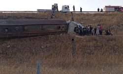 Tanker TAG Otoyolu’nda devrildi: 1 yaralı