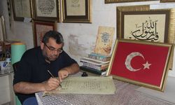 40 yıldır eserlerini aşkla nakşediyor
