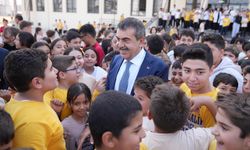 Bakan Tekin’den öğrencilere sürpriz ziyaret