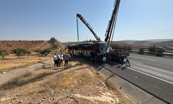 Şanlıurfa - Gaziantep otoyolunda feci kaza!