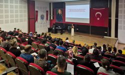 GAÜN’de Stres Yönetimi, Aktif Dinleme ve Beden Dili Eğitimi