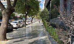 Kaldırımlar yenilenirken, engelliler unutuldu