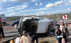Yolcu minibüsü şarampole devrildi: 13 Yaralı