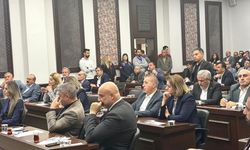 “Şerefsiz“ iddiası mecliste yankı buldu