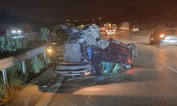 TAG Otoyolu'nda feci kaza: Otomobil bariyerlere çarptı