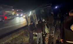 Yolcu otobüsü devrildi: Yaralılar var...