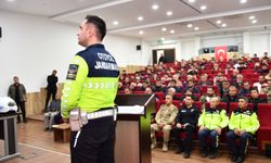 Gaziantep'te 100 motosiklet sürücüsüne kask desteği