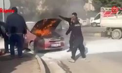 Seyir halindeki araç aniden alev aldı