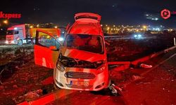 Gaziantep'te hafif ticari araç ile tır çarpıştı: Yaralılar var...