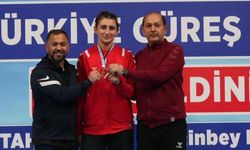 Güreş Şampiyonasının şampiyonu Elmira Yasin oldu