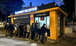 Gaziantep’te vatandaşlara sıcak ikram