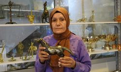 Bronz dökümde kadın ustanın başarısı