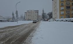 İslahiye’de kar etkisini artırdı