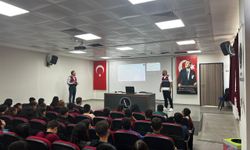 Jandarmadan öğrencilere sosyal medya eğitim verildi
