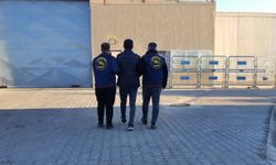 Dolandırıcılık suçundan aranan şahıs kıskıvrak yakalandı