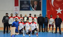 Volkan Group Hokey Takımı rakiplerine nefes aldırmıyor