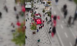Düzce’de kadınlar bayrak için yürüyüş yaptılar